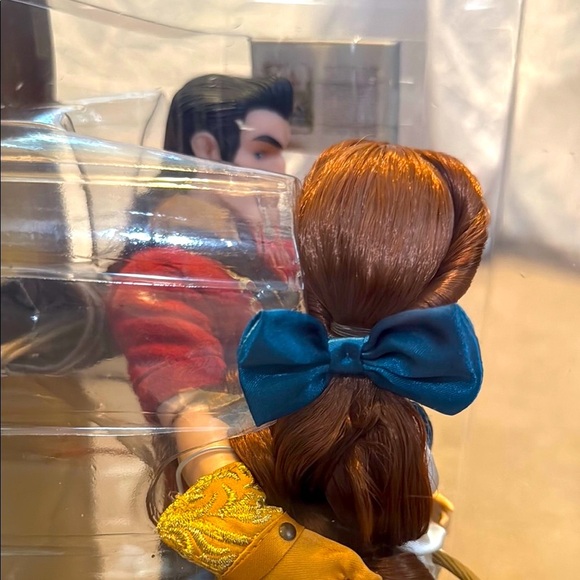 Disney Fairytale Designer Collection Belle and Gaston Dolls - Picture 5 of 15